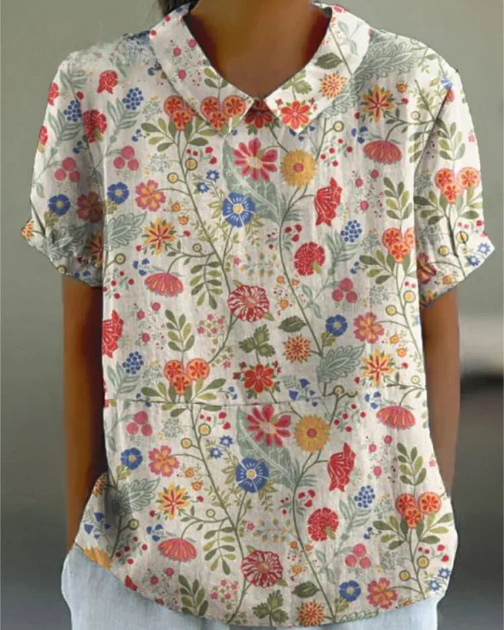 Joanne - Chic Floral Blouse
