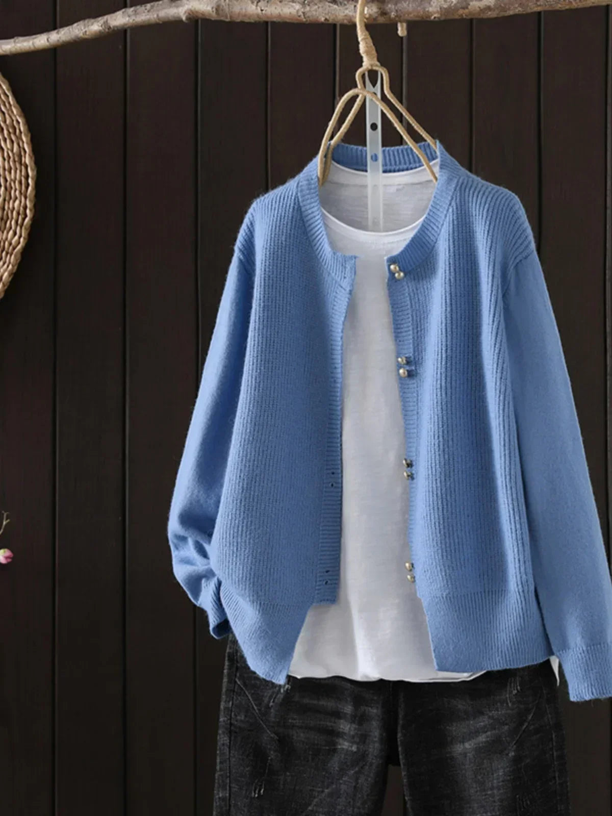 ELARA | CARDIGAN À BOUTON EN PERLE